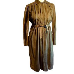 0323 Vintage 1980’s Olive Green Suede North Beath Leather Button Down Dr…